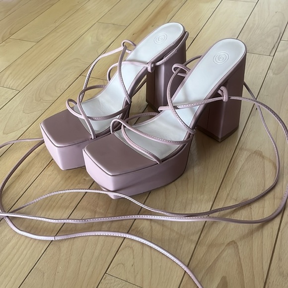 UO Beige Polly Strappy Platform Heel - Picture 3 of 9